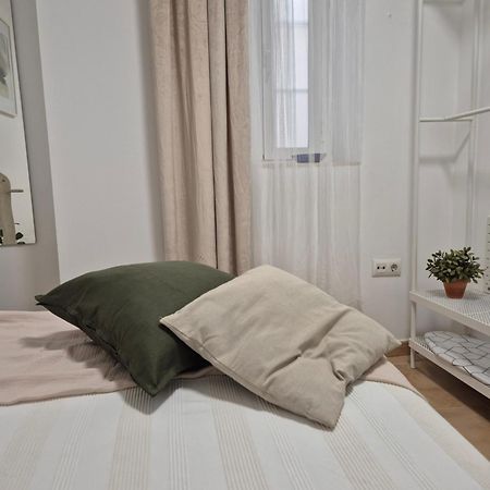 Hostfy Centro San Roman Seville Exterior photo