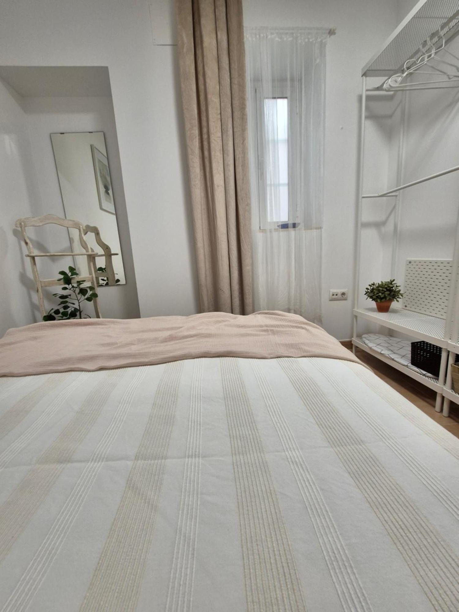 Hostfy Centro San Roman Seville Exterior photo