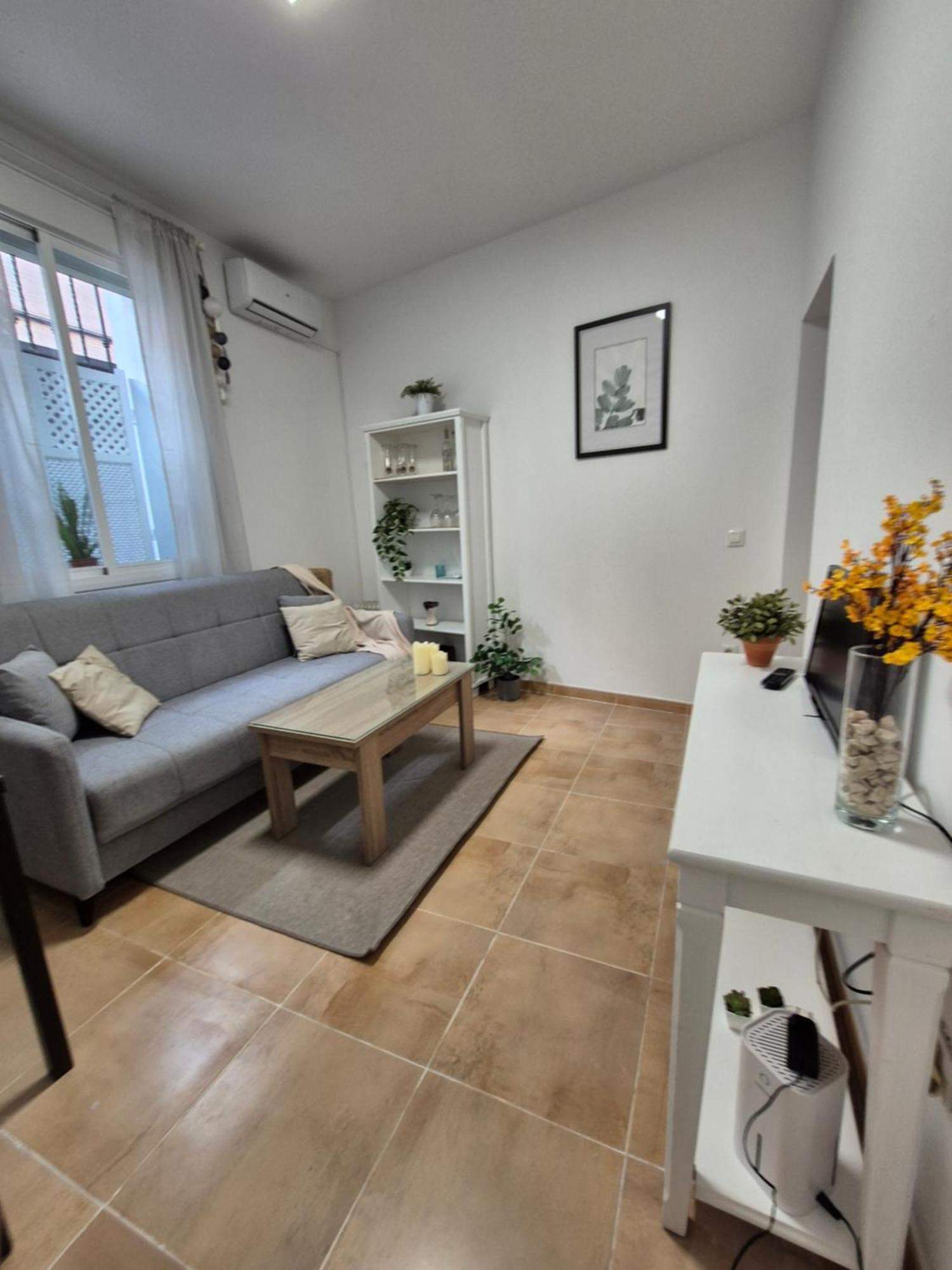 Hostfy Centro San Roman Seville Exterior photo