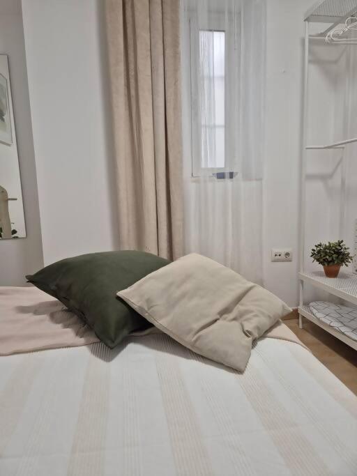 Hostfy Centro San Roman Seville Exterior photo